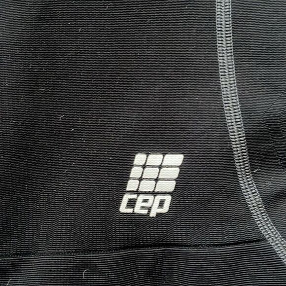 CEP COMPRESSION RUNNING SHORTS SIZE MEDIUM - Picture 2 of 8